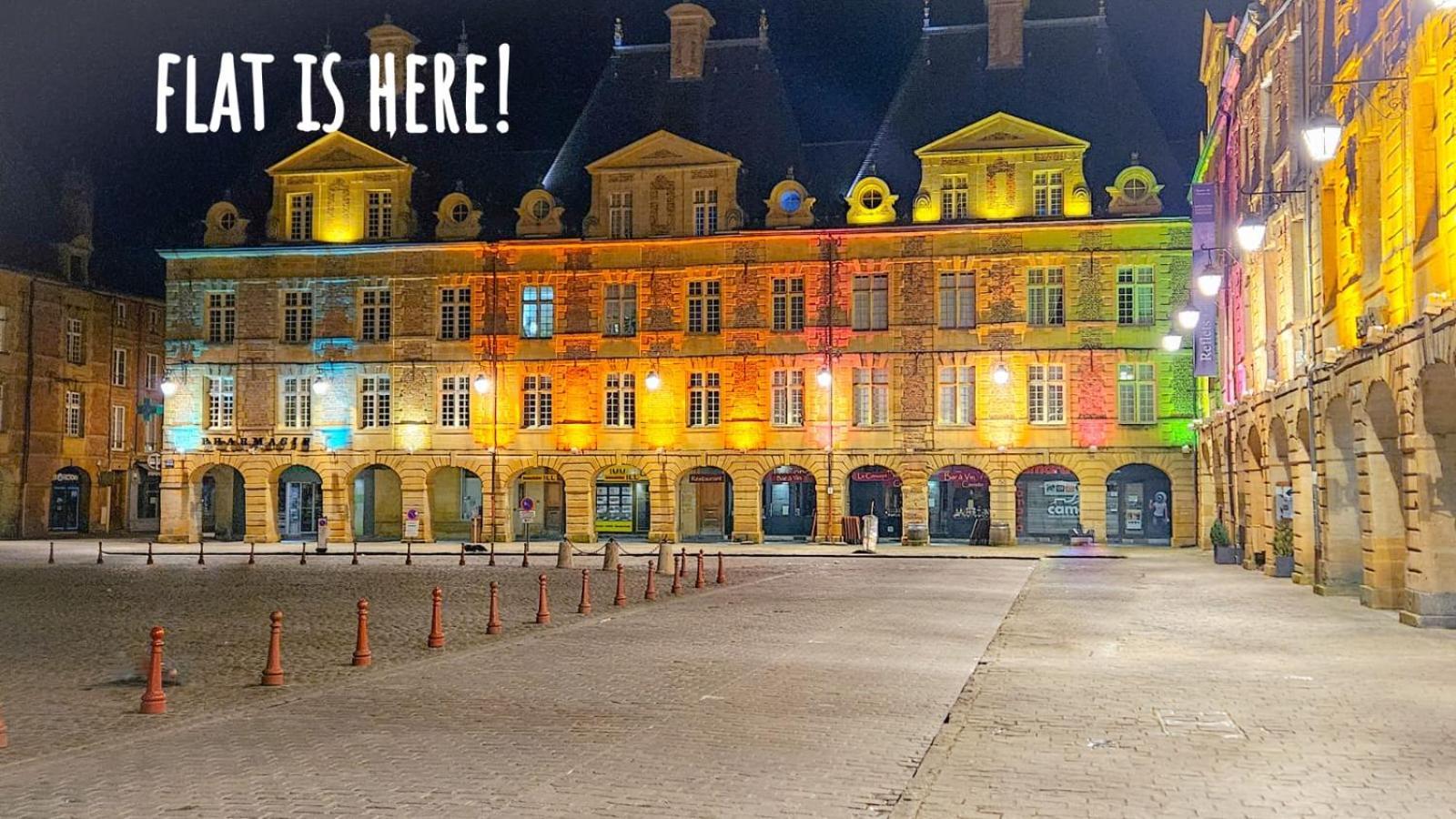 Grand Apt 130M2 Vue Place Ducale Charleville-Mézières Buitenkant foto
